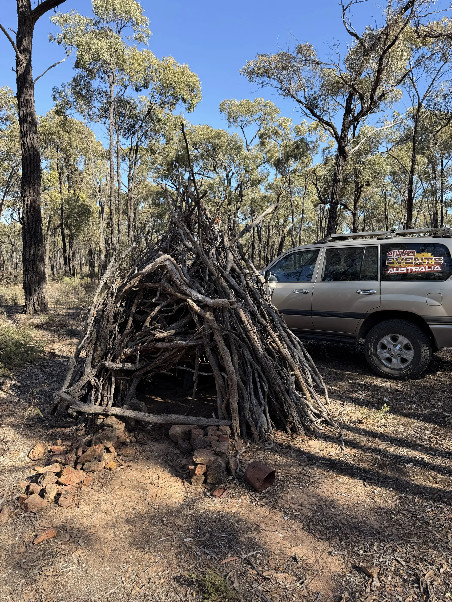Replicator reference — stick shelter